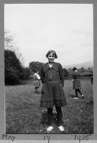 Mary Beaumont Reid (Rothwell) 1925 (age17).jpg